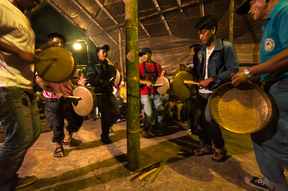 Playing Gongs (Ganza)