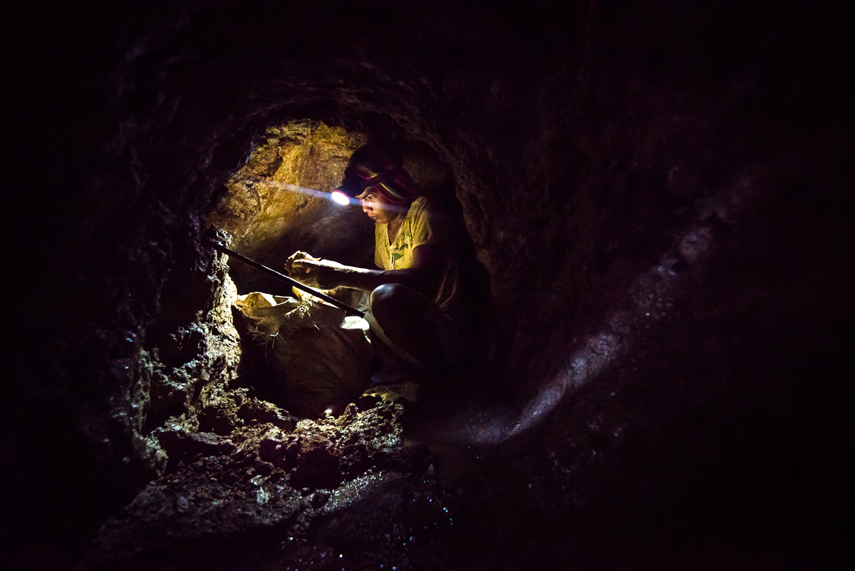 Small-scale gold mining in tunnel